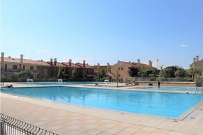 Terraced House With Swimming Pool