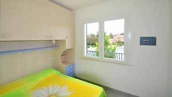 Terraced House With Swimming Pool