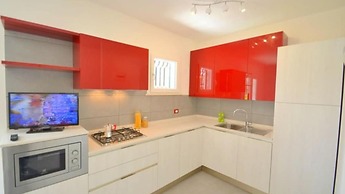 Terraced House With Swimming Pool