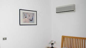 Beautiful Apartment for 2 People in Residence