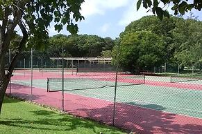 Rockley Golf 810 is a 2 Bedroom, 2 Bathroom 1st Floor Apartment With P