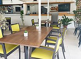 Rockley Golf 810 is a 2 Bedroom, 2 Bathroom 1st Floor Apartment With P