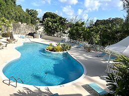 Rockley Golf 810 is a 2 Bedroom, 2 Bathroom 1st Floor Apartment With P