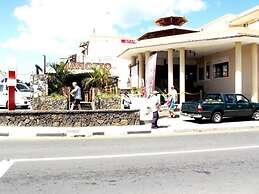 West Front One No 4 With Seafront Beachfront Licensed By Tourism Autho
