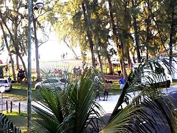 West Front One No 4 With Seafront Beachfront Licensed By Tourism Autho