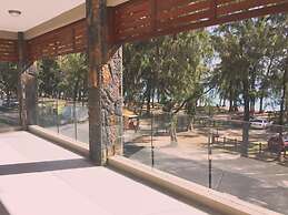 West Front One No 4 With Seafront Beachfront Licensed By Tourism Autho