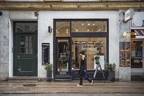 Sanders Monarch - Nice 1-bdr Apt With Balconies