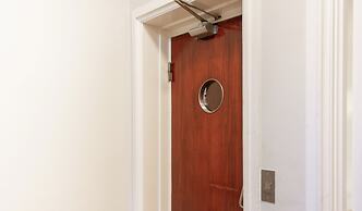 Sanders Monarch - Nice 1-bdr Apt With Balconies