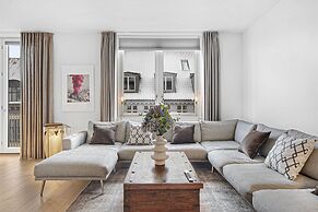 Sanders Monarch - Nice 1-bdr Apt With Balconies