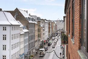 Sanders Monarch - Nice 1-bdr Apt With Balconies