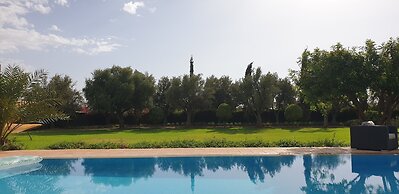 Very Chic Private Villa With Garden And Pool