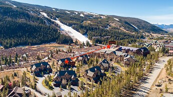 2348 Red Hawk Townhomes 3 Bedroom Condo by RedAwning