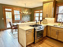 2348 Red Hawk Townhomes 3 Bedroom Condo by RedAwning