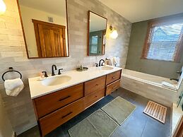 2348 Red Hawk Townhomes 3 Bedroom Condo by RedAwning