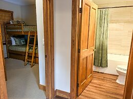 2348 Red Hawk Townhomes 3 Bedroom Condo by RedAwning