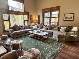 2348 Red Hawk Townhomes 3 Bedroom Condo by RedAwning