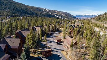 8767 Trappers Crossing 4 Bedroom Condo by RedAwning