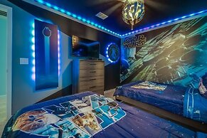 Jennifer's Luxury Windsor Island Vacation Home 10 Bedroom Home by Reda