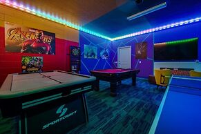 Jennifer's Luxury Windsor Island Vacation Home 10 Bedroom Home by Reda