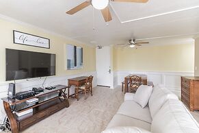 22nd Floor Condo with Stunning Ocean Views and Free Parking! by Koko R