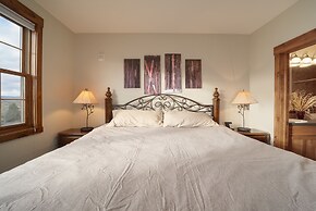 Palomino At Kicking Horse 2 Bedroom Cabin by Redawning