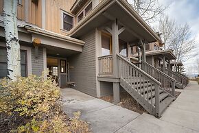 Palomino At Kicking Horse 2 Bedroom Cabin by Redawning