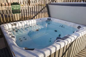 Palomino At Kicking Horse 2 Bedroom Cabin by Redawning