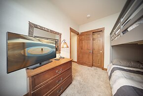 Palomino At Kicking Horse 2 Bedroom Cabin by Redawning