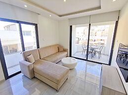 Vasilo Court Seaview City Apartment