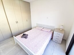 Vasilo Court Seaview City Apartment