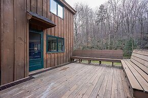 Killington Mountain Home! HotTub & 5 min to Skiing! 3 Bedroom Home by 