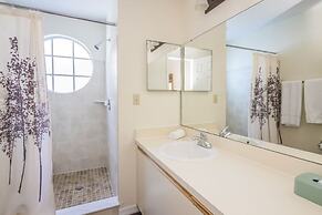 Marcia's Somerset Condo 3 Bedroom Condo by Redawning