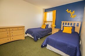 Marcia's Somerset Condo 3 Bedroom Condo by Redawning