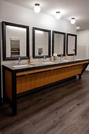 The Block Hotel & Commons