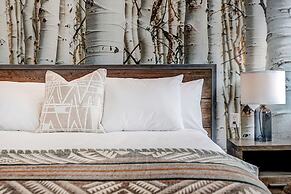 The Block Hotel & Commons