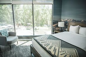 The Block Hotel & Commons