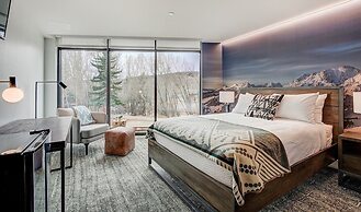 The Block Hotel & Commons