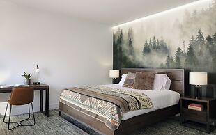 The Block Hotel & Commons