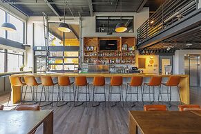 The Block Hotel & Commons