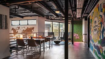 The Block Hotel & Commons