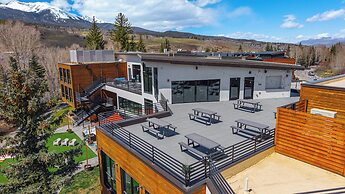 The Block Hotel & Commons