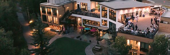 The Block Hotel & Commons