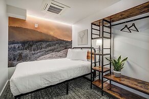 The Block Hotel & Commons