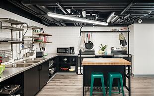 The Block Hotel & Commons