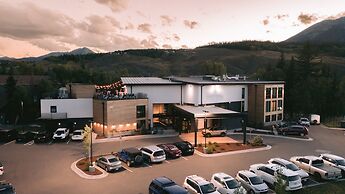 The Block Hotel & Commons