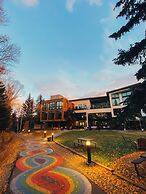 The Block Hotel & Commons