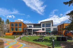 The Block Hotel & Commons