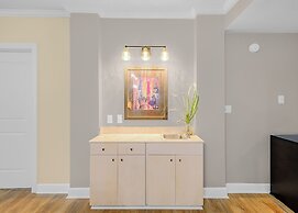 Sea Breeze 1011 Penthouse