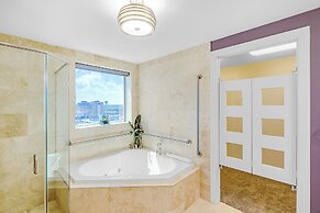 Sea Breeze 1011 Penthouse