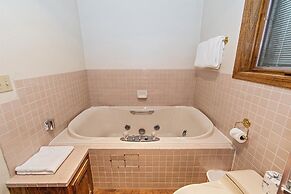 Summit Lodge 2 7 Bedroom Home by RedAwning